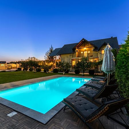 Orchard Villa Braşov Exterior foto