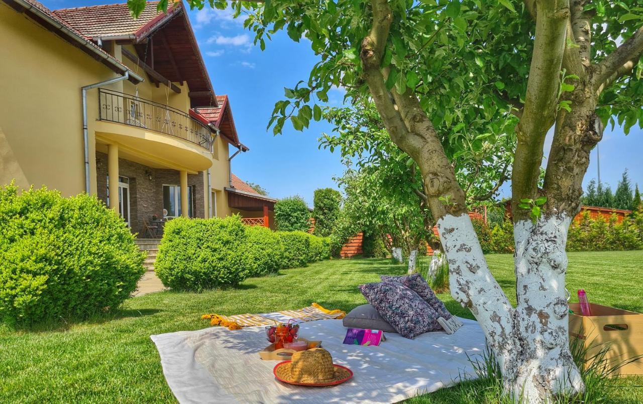 Orchard Villa Braşov Exterior foto